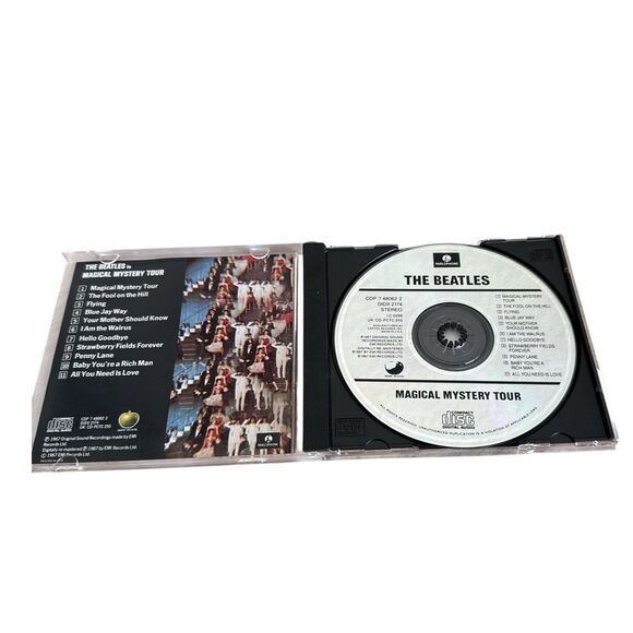 The Beatles CD Lot (4) Revolver, Sgt. Pepper, Yellow Submarine, Mystery Tour - Picture 10 of 16